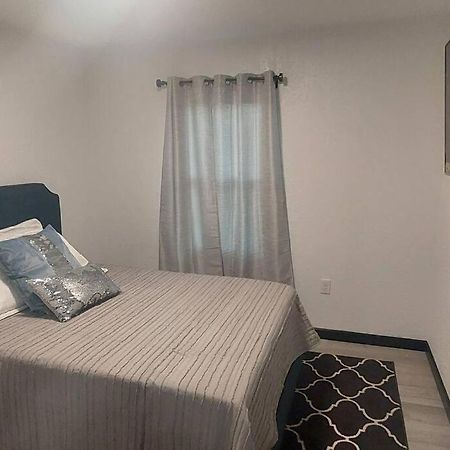 Bungalow Overlooking Lake Dora! 塔瓦雷斯 外观 照片