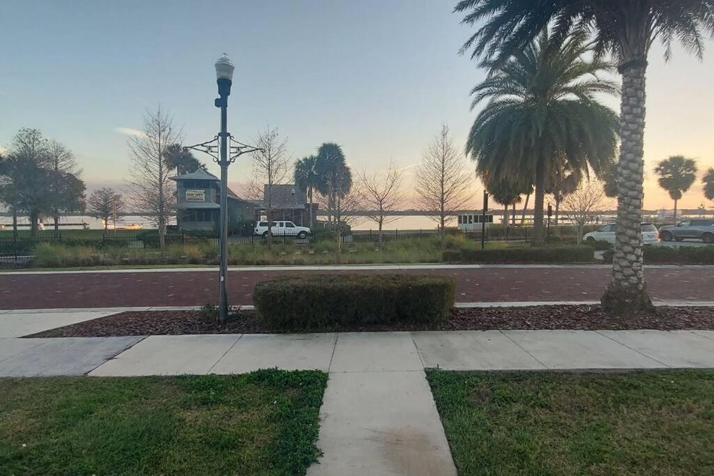 Bungalow Overlooking Lake Dora! 塔瓦雷斯 外观 照片