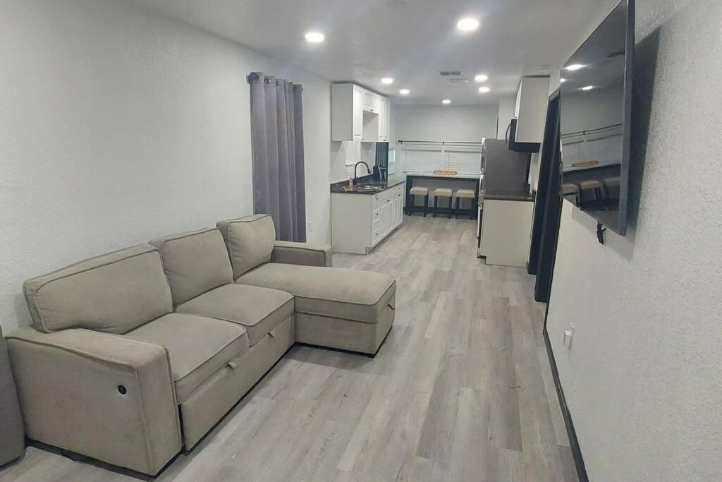 Bungalow Overlooking Lake Dora! 塔瓦雷斯 外观 照片
