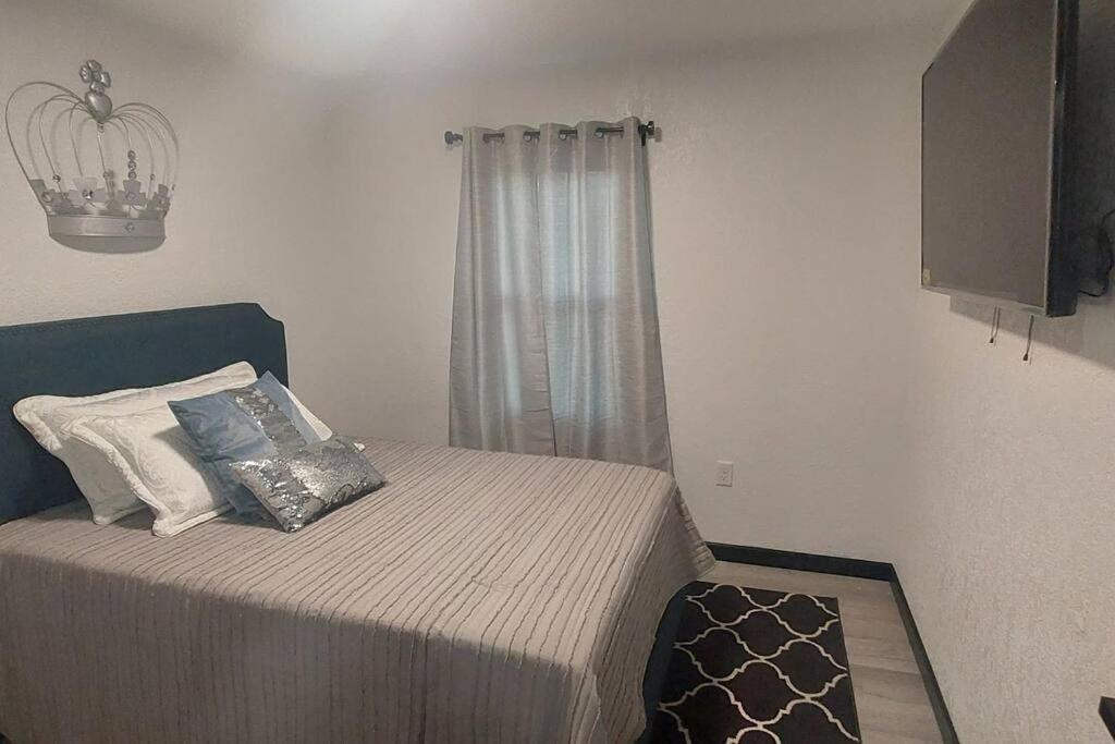 Bungalow Overlooking Lake Dora! 塔瓦雷斯 外观 照片